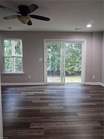4301 Salt Marsh LN, Chesapeake, VA 23324