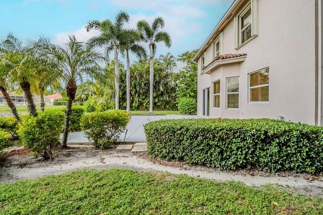 11102 Alameda Bay Ct, Wellington, FL 33414