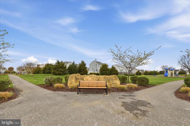 38 FELDBERG DR, Charles Town, WV 25414