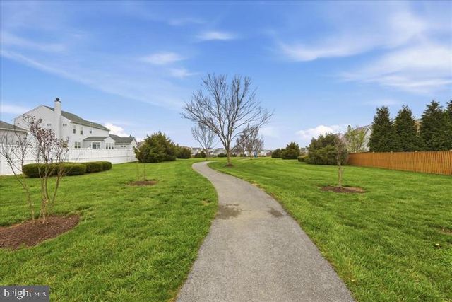 38 FELDBERG DR, Charles Town, WV 25414