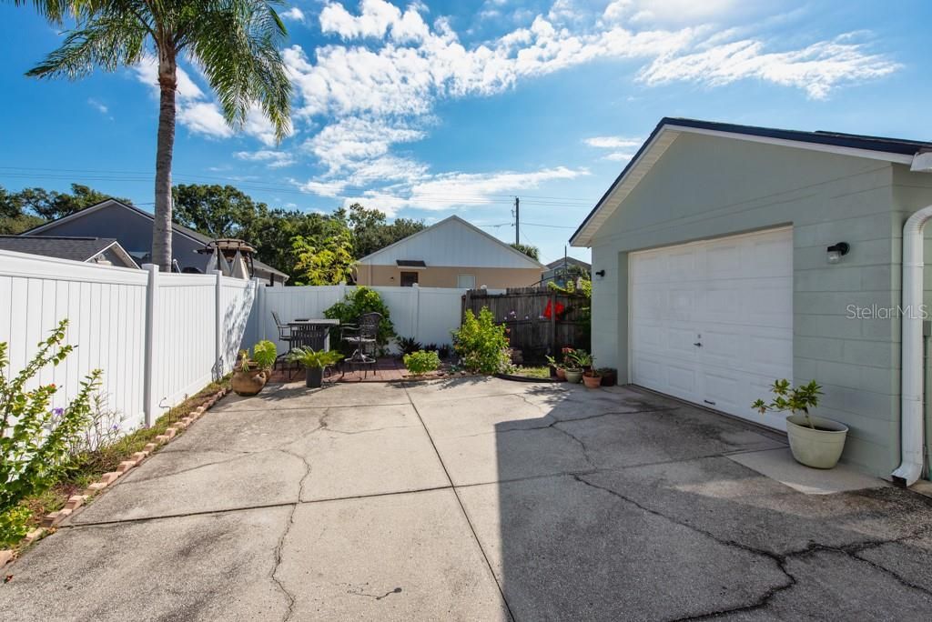 Image 21 of property listing at 7516 S MASCOTTE STREET, Tampa, FL 33616