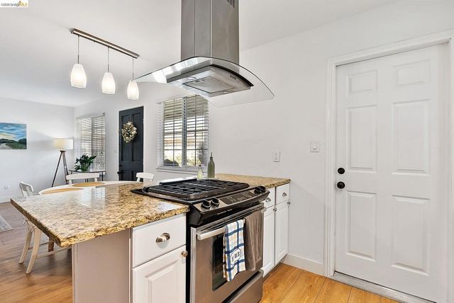 4855 Edgewood Ct, Oakley, CA 94561