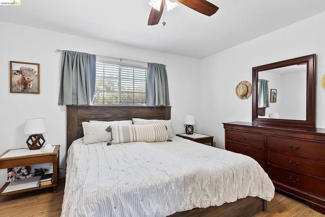 4855 Edgewood Ct, Oakley, CA 94561