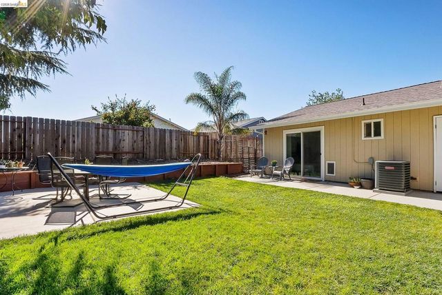 4855 Edgewood Ct, Oakley, CA 94561