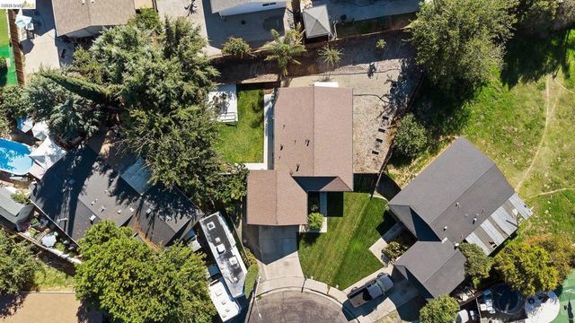 4855 Edgewood Ct, Oakley, CA 94561