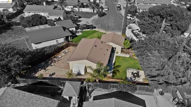 4855 Edgewood Ct, Oakley, CA 94561