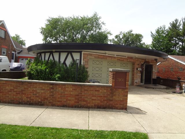 3936 S Clarence Avenue, Stickney, IL 60402
