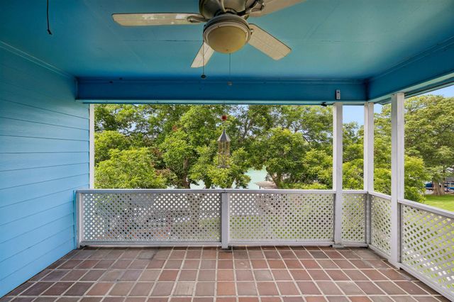 160 Lakeside DR, Seguin, TX 78155