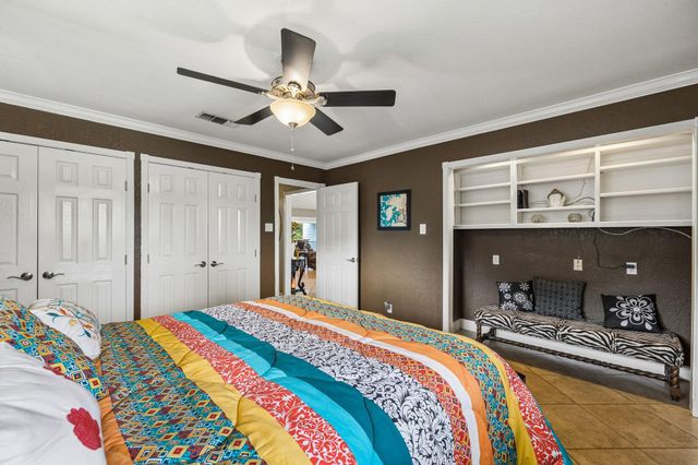 160 Lakeside DR, Seguin, TX 78155