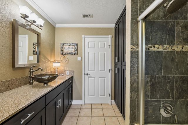 160 Lakeside DR, Seguin, TX 78155