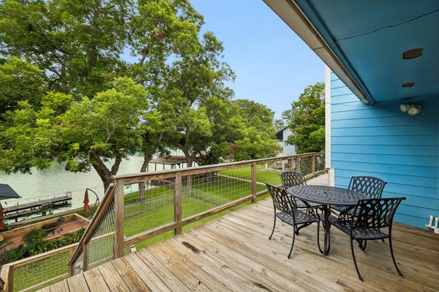 160 Lakeside DR, Seguin, TX 78155