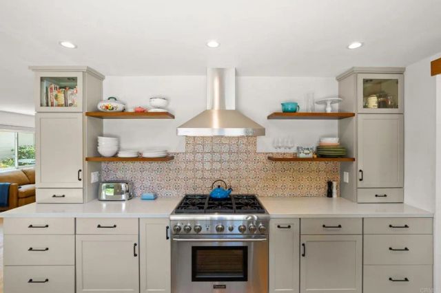 1151 Kildeer Ct, Encinitas, CA 92024