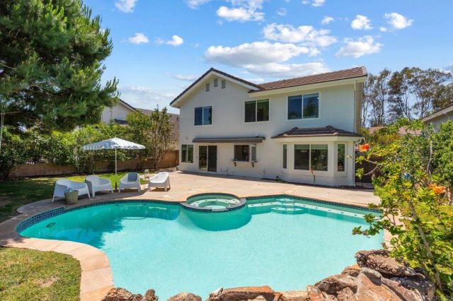 1151 Kildeer Ct, Encinitas, CA 92024