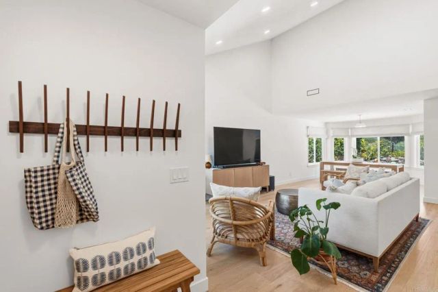 1151 Kildeer Ct, Encinitas, CA 92024