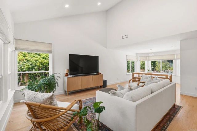 1151 Kildeer Ct, Encinitas, CA 92024
