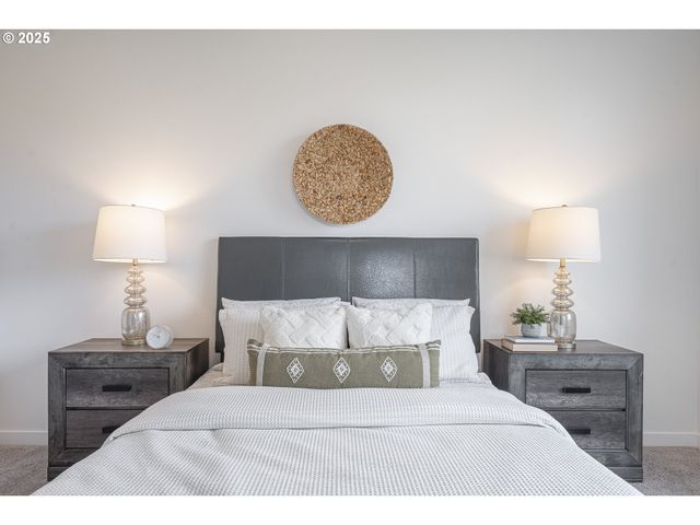 665 Parker Loop, Silverton, OR 97381