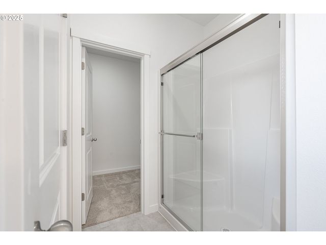 665 Parker Loop, Silverton, OR 97381