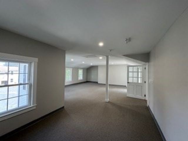 3 Lancaster Ave 2, Lunenburg, MA 01462