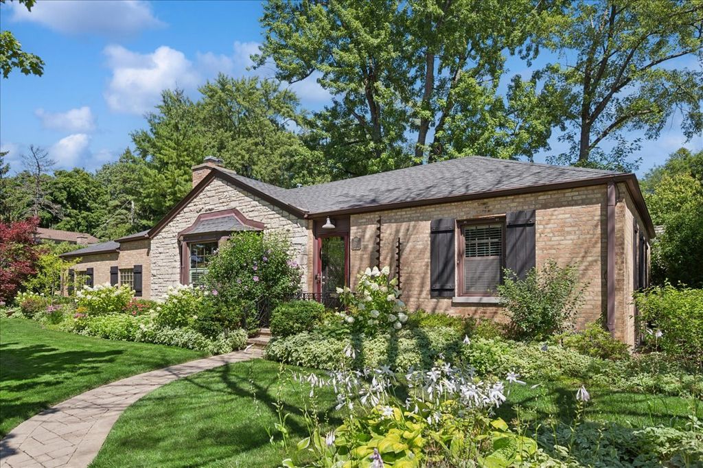 1871 Elmwood Drive, Highland Park, IL 60035 — photo 2