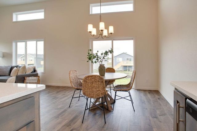 6738 67th Avenue S, Horace, ND 58047