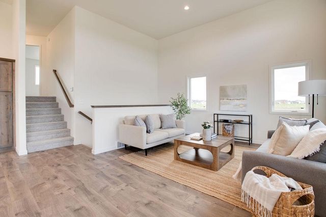 6738 67th Avenue S, Horace, ND 58047