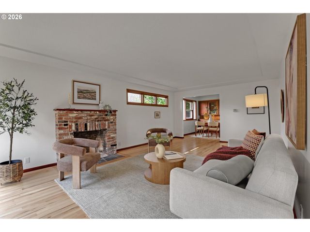 5584 Se ASH St, Portland, OR 97215