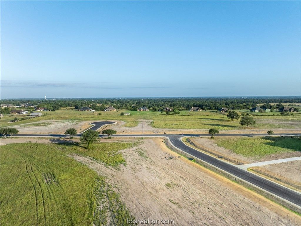 6901 Ellehue, Bryan, TX 77808