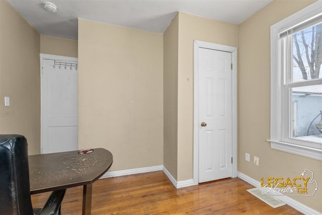 2926 Charlesgate Avenue, Wyoming, MI 49509