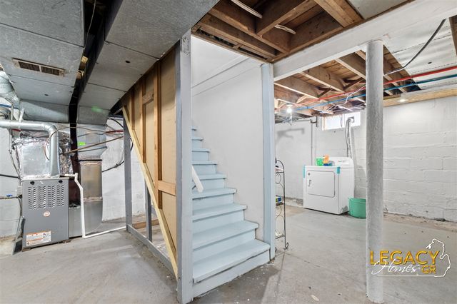 2926 Charlesgate Avenue, Wyoming, MI 49509