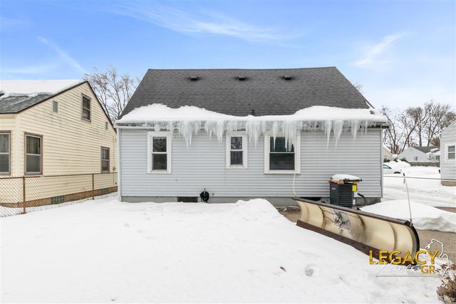 2926 Charlesgate Avenue, Wyoming, MI 49509