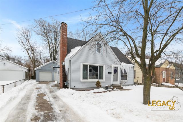 2926 Charlesgate Avenue, Wyoming, MI 49509