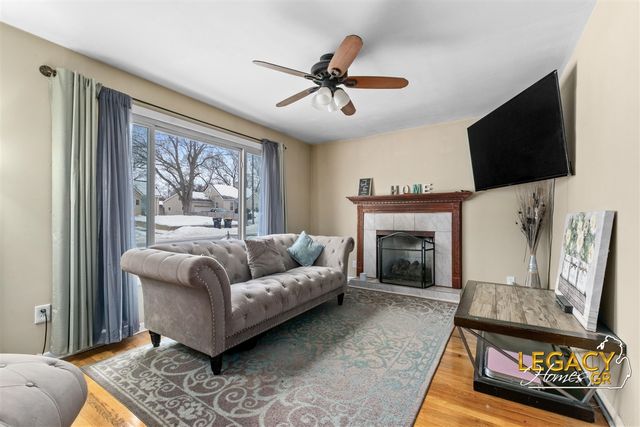 2926 Charlesgate Avenue, Wyoming, MI 49509