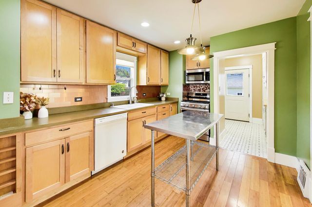 791 Lincoln Street, Hobart, IN 46342