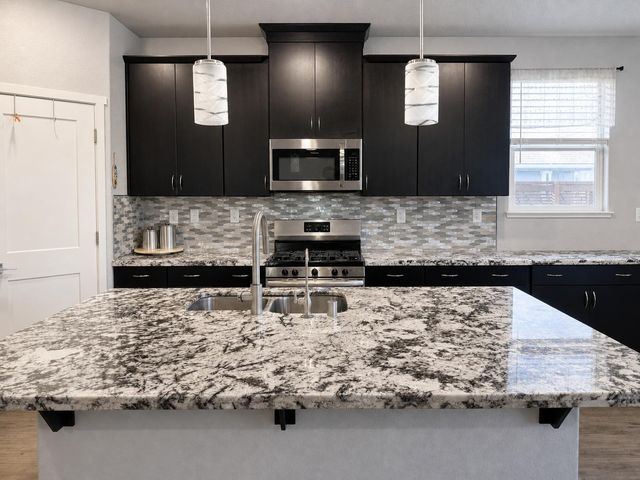 10021 Carinata Dr, Elk Grove, CA 95757