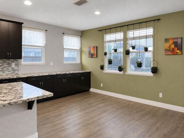 10021 Carinata Dr, Elk Grove, CA 95757