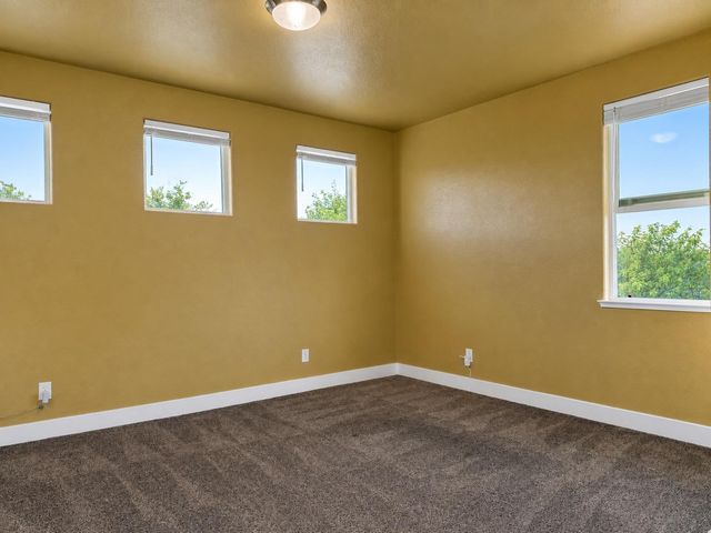 10021 Carinata Dr, Elk Grove, CA 95757