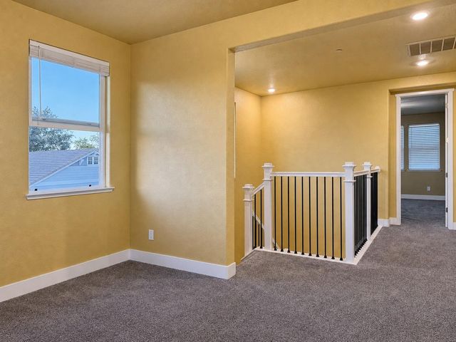 10021 Carinata Dr, Elk Grove, CA 95757