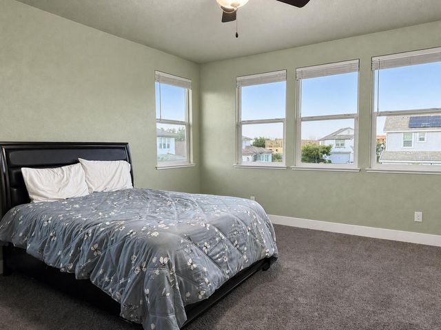 10021 Carinata Dr, Elk Grove, CA 95757