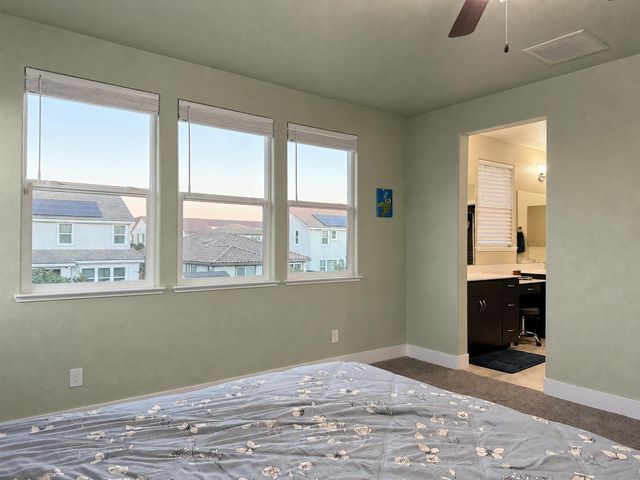 10021 Carinata Dr, Elk Grove, CA 95757