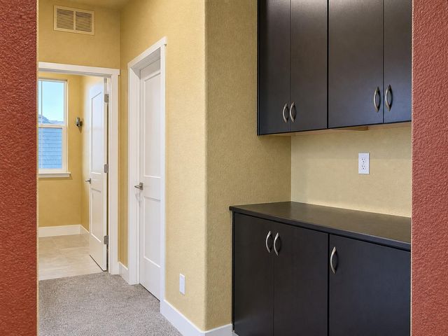 10021 Carinata Dr, Elk Grove, CA 95757