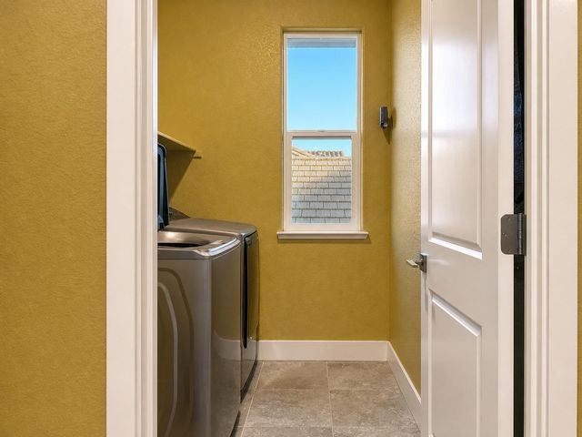 10021 Carinata Dr, Elk Grove, CA 95757