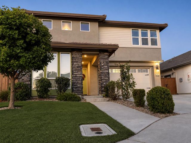 10021 Carinata Dr, Elk Grove, CA 95757