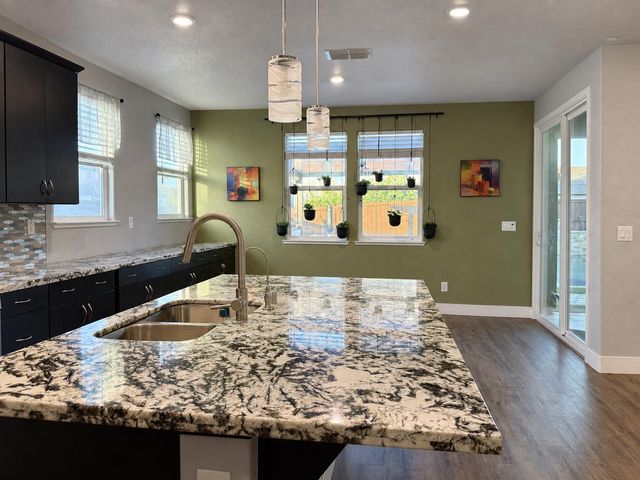 10021 Carinata Dr, Elk Grove, CA 95757