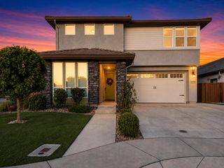 10021 Carinata Dr, Elk Grove, CA 95757