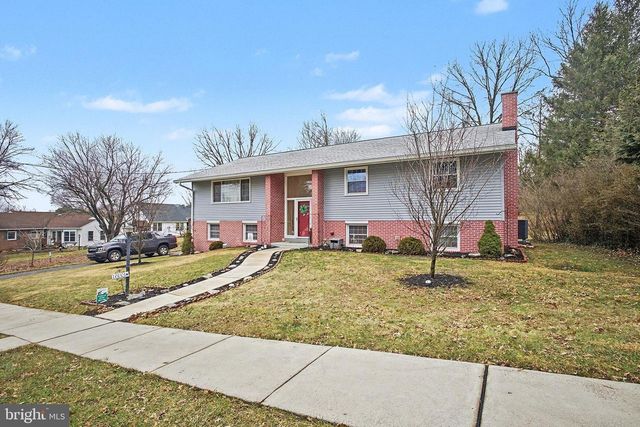 1033 S MOUNT JOY ST, Elizabethtown, PA 17022