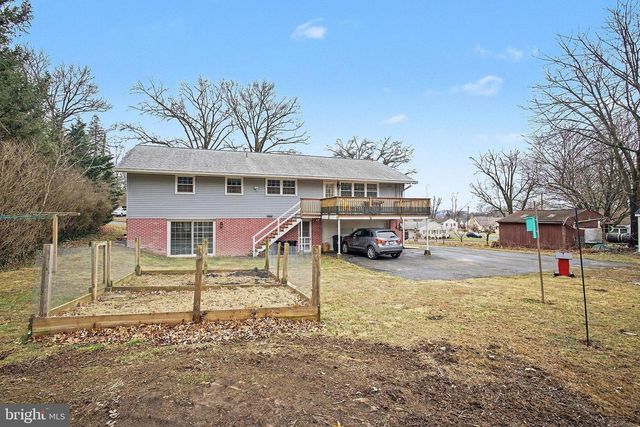 1033 S MOUNT JOY ST, Elizabethtown, PA 17022