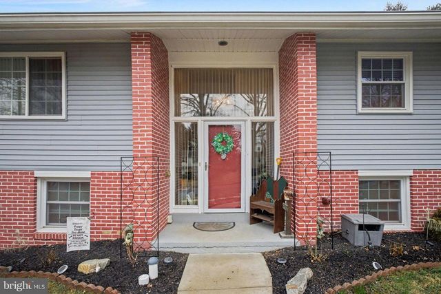 1033 S MOUNT JOY ST, Elizabethtown, PA 17022