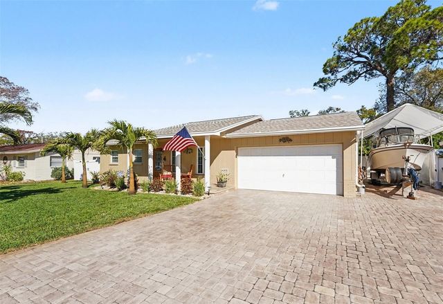 11653 PINEDALE AVENUE, Seminole, FL 33772