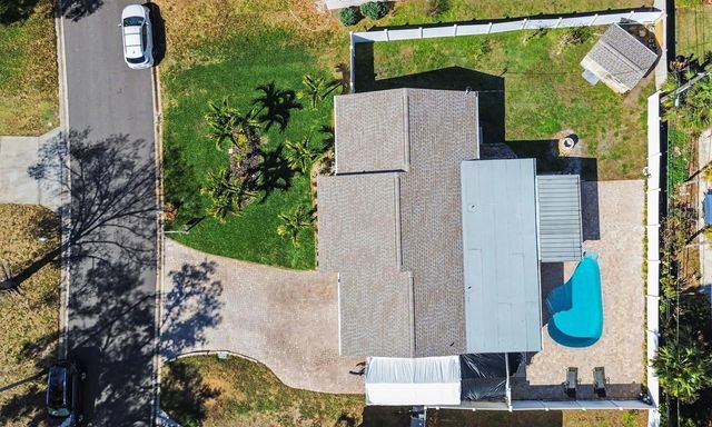 11653 PINEDALE AVENUE, Seminole, FL 33772