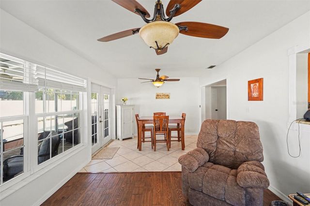 11653 PINEDALE AVENUE, Seminole, FL 33772